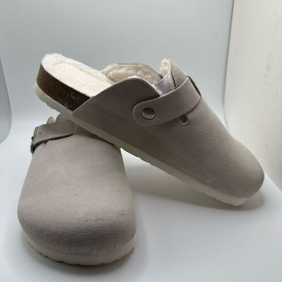 CUSHIONAIRE Women's Cork Footbed Clog with Genuine Leather Upper, Faux Fur Linin - Picture 6 of 7